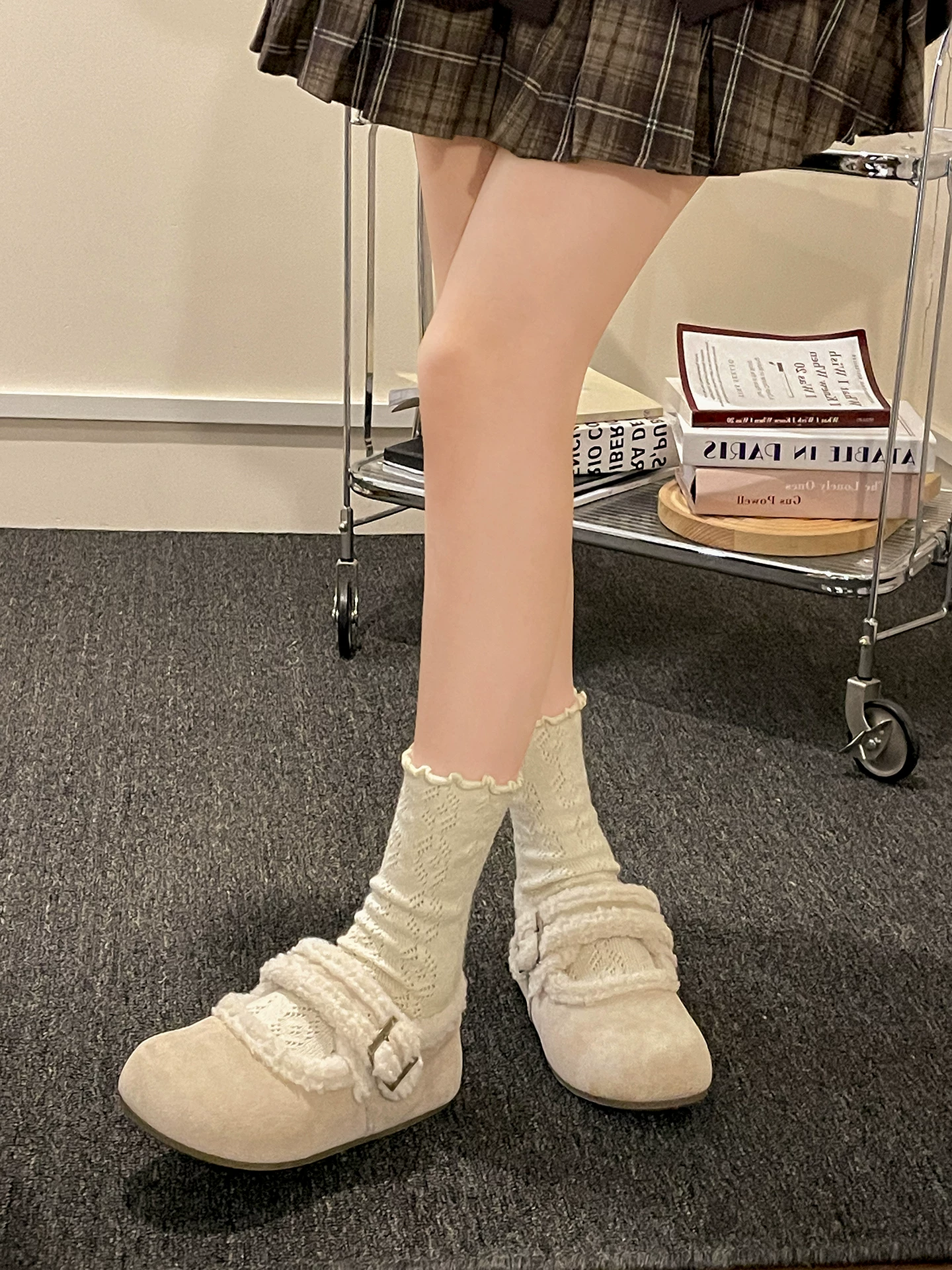 Giày Birkenstock nữ kiểu Pháp cổ điển, chất liệu nhung, đế dày, mùa đông 2025, giữ ấm, chống trơn, kiểu Mary Jane, lót lông