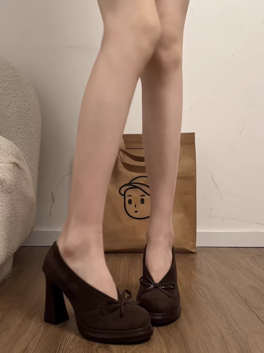 Giày cao gót đế thô kiểu nơ retro mùa thu năm 2025 dành cho nữ, phối cùng chân váy, kiểu Mary Jane Pháp.