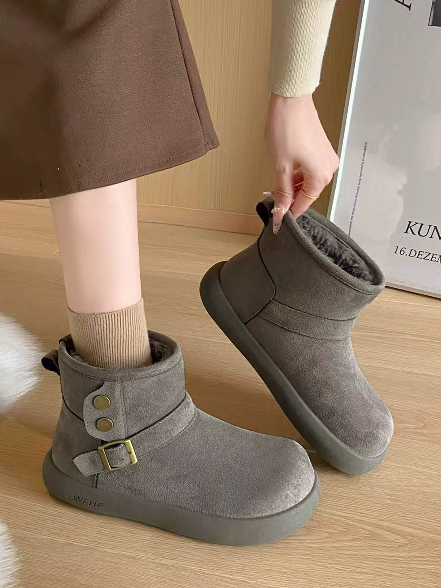 Giày bốt tuyết nữ đế dày lót lông cừu kiểu retro màu nâu, mùa đông 2025, giữ ấm, đi ngoài trời, chống trơn trượt, kiểu Birkenstock, chất liệu cotton