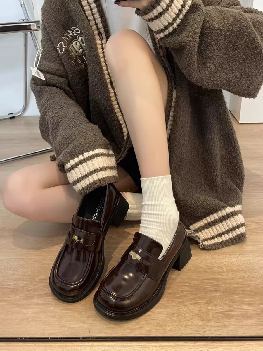 Giày da nữ đế dày phong cách retro Pháp Anh đa năng, kiểu dáng mới mùa thu 2025, kiểu lười, gót chunky