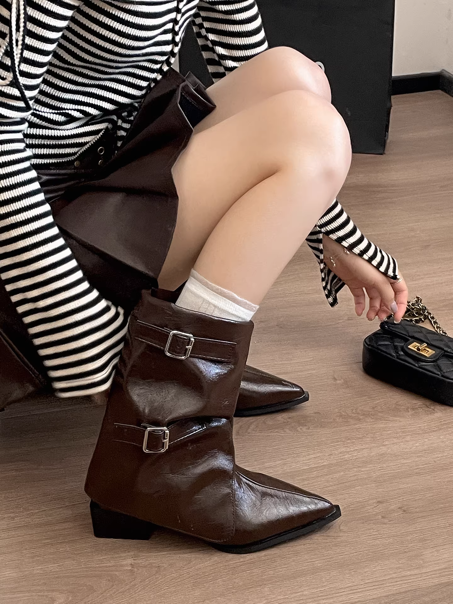 Giày bốt cổ ngắn mũi nhọn gót thô đa năng Brown Melard dành cho nữ, mẫu mới thu đông 2025, tăng chiều cao, tôn dáng, kiểu retro, dáng bootcut