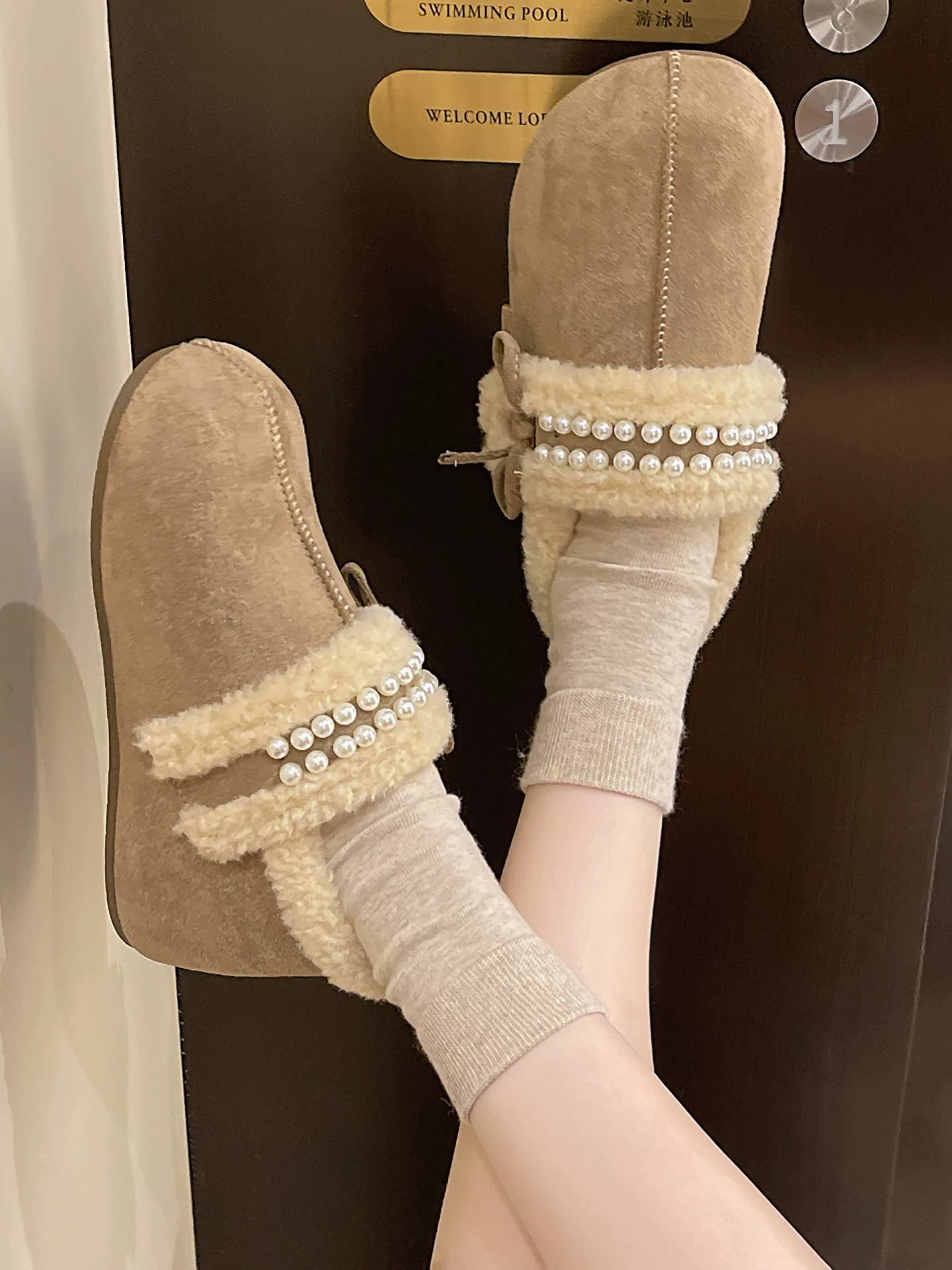 Giày Birkenstock nhung đế dày màu nâu cổ điển dành cho nữ, mẫu mới mùa đông 2025, giữ ấm, chống trơn trượt, lót bông