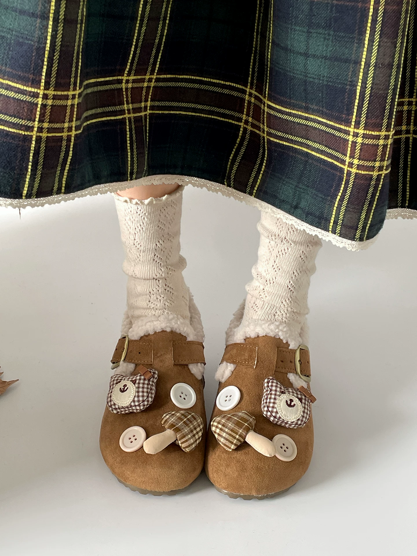 Giày Birkenstock đế xuồng kiểu hoạt hình cổ điển, lót lông cừu dày dặn dành cho nữ, mẫu mới mùa đông 2025, giữ ấm, chống trơn trượt, chất liệu bông mềm mại, thích hợp đi ngoài trời.