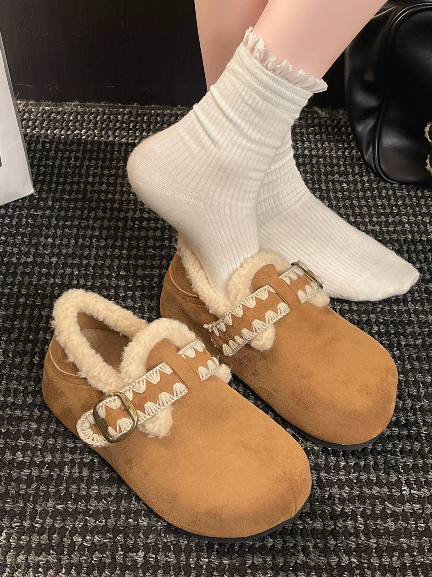 Giày bông lót lông dày đế dày kiểu cổ điển Nanzai Southern Brown dành cho nữ 2025 Mẫu mới mùa thu đông Giày lông phong cách Birkenstock giữ ấm