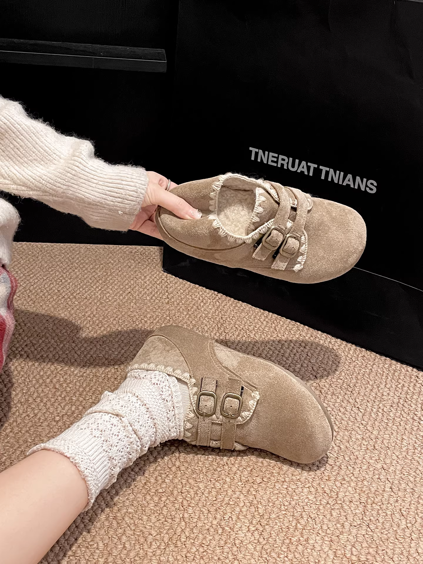 Giày Birkenstock đế dày có lót nhung cổ điển tăng chiều cao cho nữ 2025 trang phục ngoài mùa thu đông mới giày cotton ấm áp chống trượt