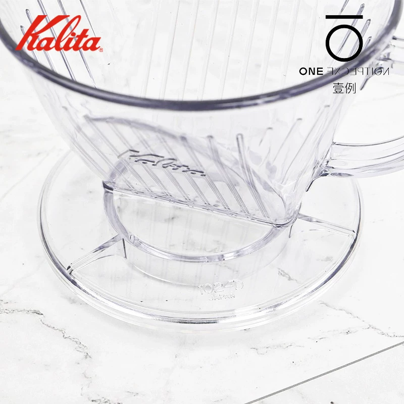 Cốc lọc cà phê đổ nước nhập khẩu KALITA Nhật Bản, cốc lọc cà phê hình thang hình quạt bằng nhựa Kalita có ba lỗ.