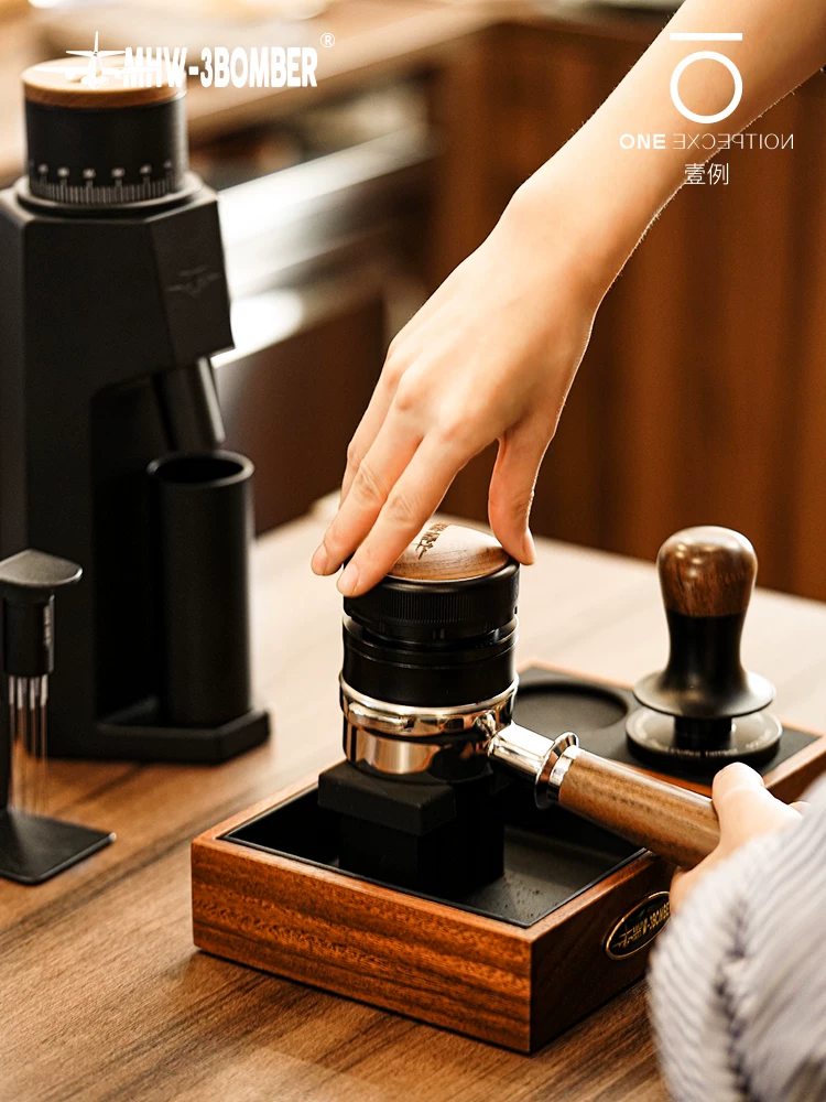 Búa nén cà phê Ý 58mm Bomber MHW Hurricane Gravity Powder Distributor với chức năng điều chỉnh độ cao thích ứng