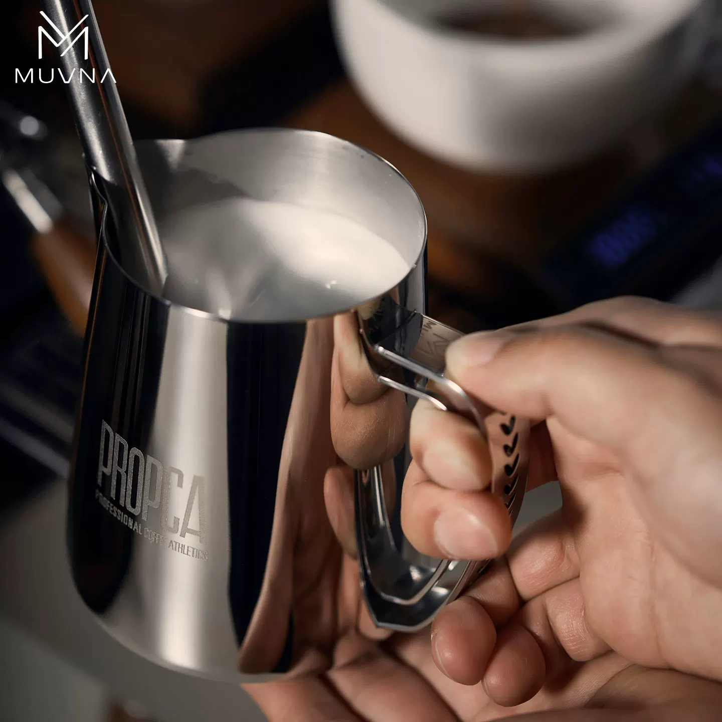 MUVNA DBW Latte Art Cylinder Double Handle Coffee Embossing Latte Art Milk Frothing Cup PCA Yan Jiaqi Hợp tác