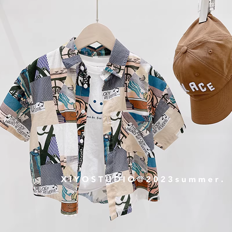 Áo thun bé trai mùa hè 2025, kiểu dáng rộng rãi, mỏng nhẹ, thoáng mát, phong cách biển, áo khoác ngoài cho trẻ em, in họa tiết toàn thân thời thượng