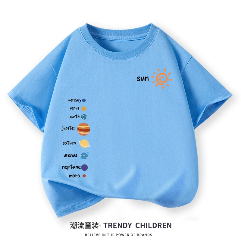 Áo thun ngắn tay bé trai mùa hè 2025 mới chất liệu cotton nguyên chất họa tiết hệ mặt trời cổ tròn thời trang quần áo mùa hè quần áo trẻ em