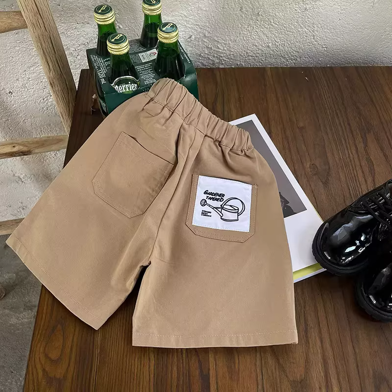 Quần short năm điểm dành cho bé trai, giảm giá mùa hè, chất liệu cotton mỏng, dài đến giữa đùi, số lượng có hạn.