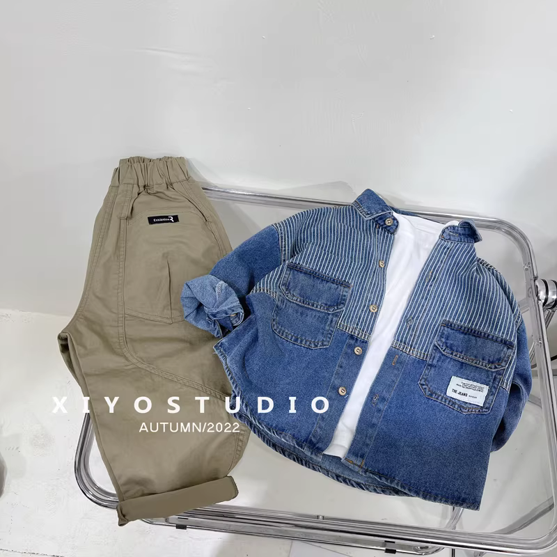 Áo khoác denim bé trai xuân 2025 phong cách Hàn Quốc, thời trang trẻ em xuân thu, kiểu dáng thời thượng, rộng rãi, phối nhiều mảnh, áo dài tay