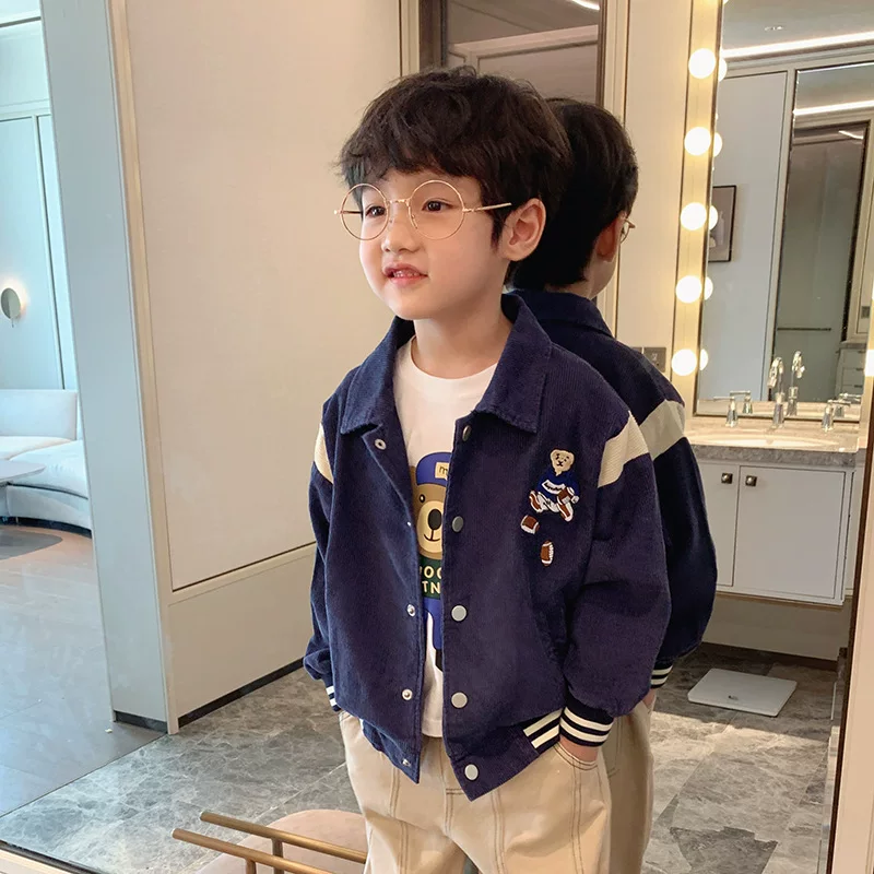 Áo khoác nhung mới mùa xuân thu dành cho bé trai, áo thêu hình gấu kiểu Hàn Quốc mới dành cho trẻ mới biết đi và trẻ nhỏ.