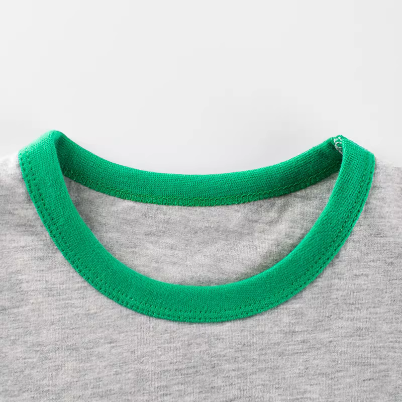 Quần áo trẻ em hè mới về 2025 áo thun bé trai tay ngắn phong cách Hàn Quốc họa tiết tàu hỏa chất liệu cotton nguyên chất cổ tròn thời trang