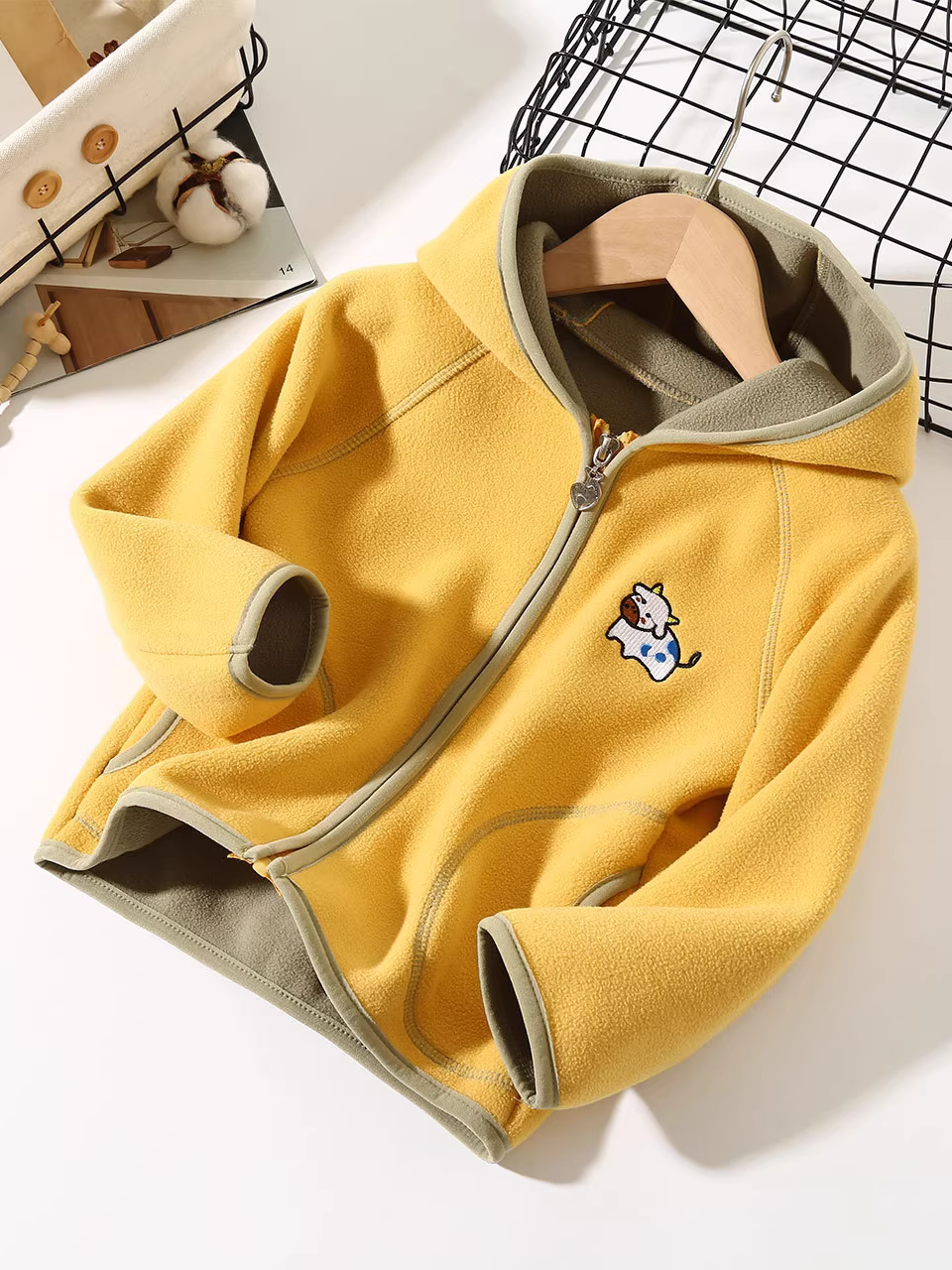 Áo khoác có mũ trùm đầu bằng lông cừu hai mặt dành cho bé trai Quần áo trẻ em 23 mùa xuân và mùa đông Áo khoác lông cừu có khóa kéo ngoài trời dành cho trẻ em mùa xuân và mùa đông