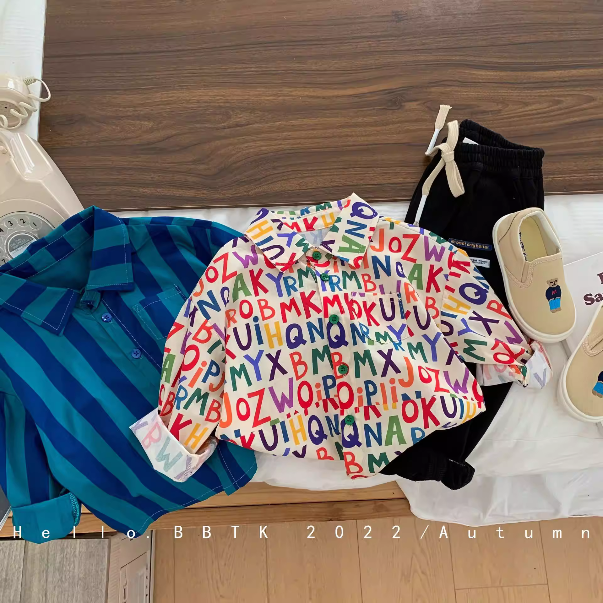 Áo sơ mi hoa trẻ em sọc mùa xuân mới đến thời trang bé trai và bé gái áo khoác cá tính phong cách Hàn Quốc in đầy đủ áo sơ mi dài tay hợp thời trang