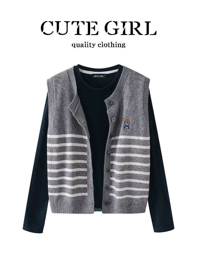 CuteGirl mặc một bộ áo vest dệt kim sọc mùa thu và áo thun dài tay màu đen một cách phóng khoáng và thanh lịch.