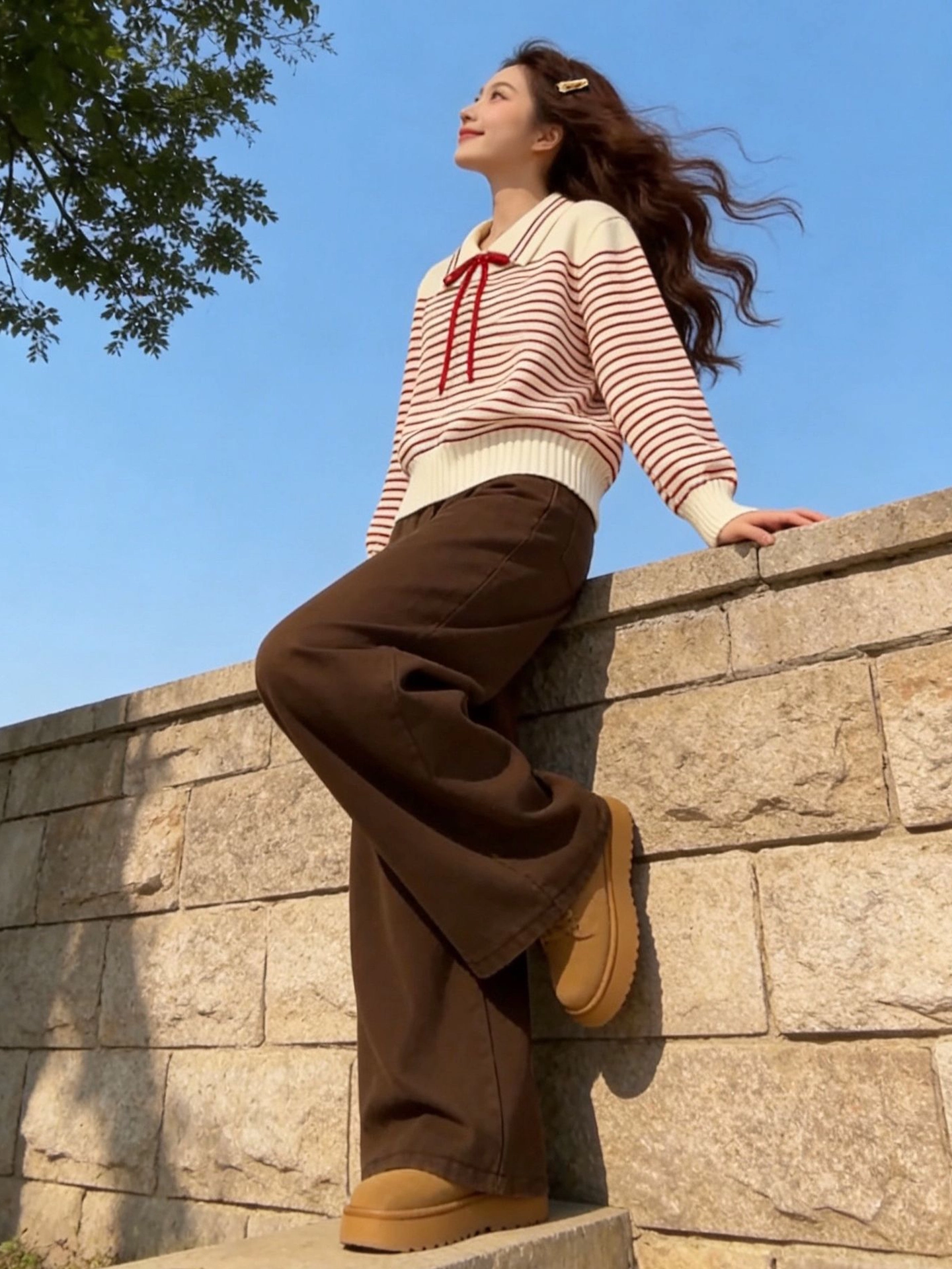 CuteGirl phong cách Hàn Quốc giảm tuổi tác phong cách đại học áo len cổ polo sọc đỏ dành cho nữ mùa đông áo len dệt kim thắt nơ