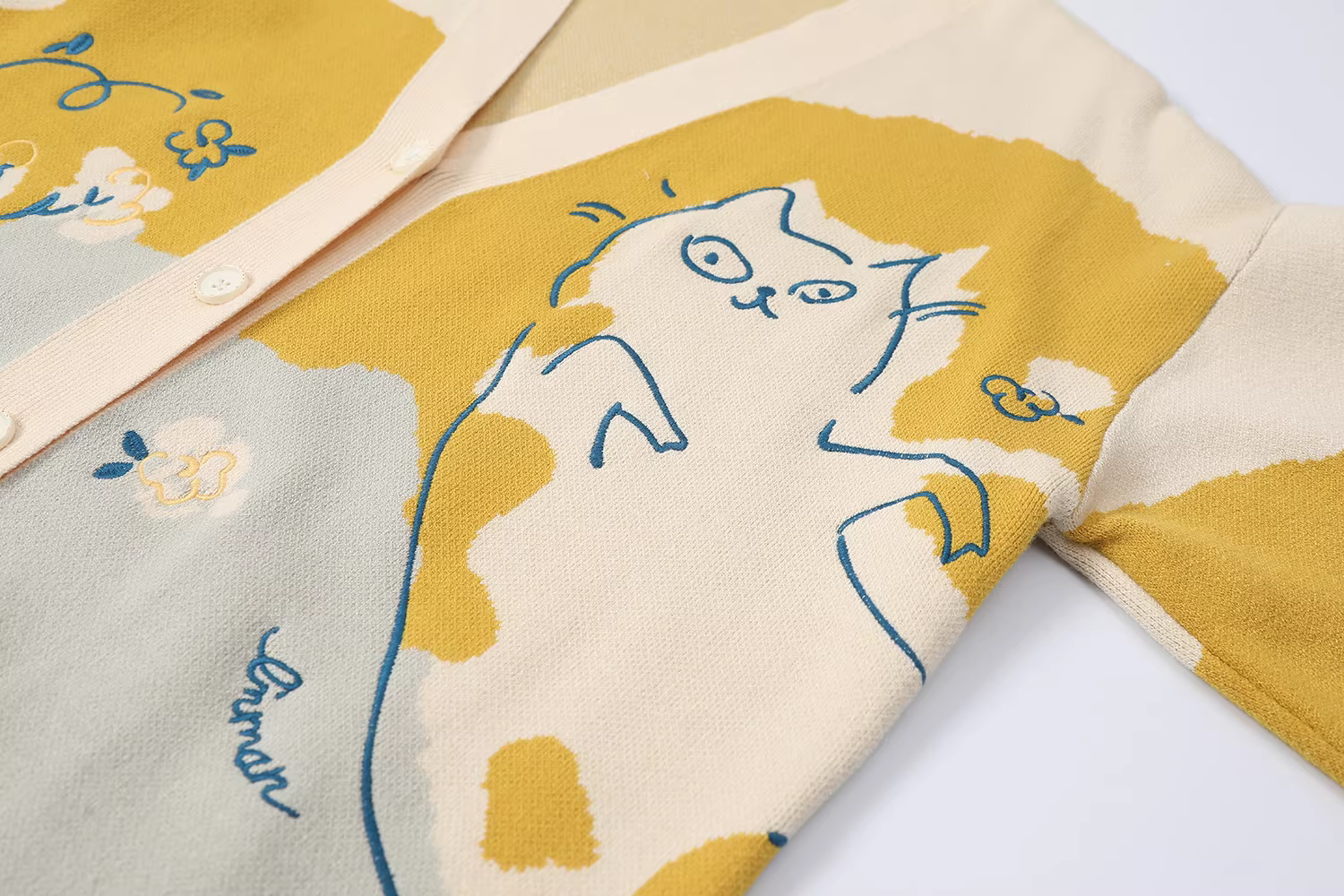 Áo len cổ V thiết kế CuteGirl dành cho nữ xuân thu 2025 kiểu mới phong cách lười biếng dáng rộng chất liệu dệt kim