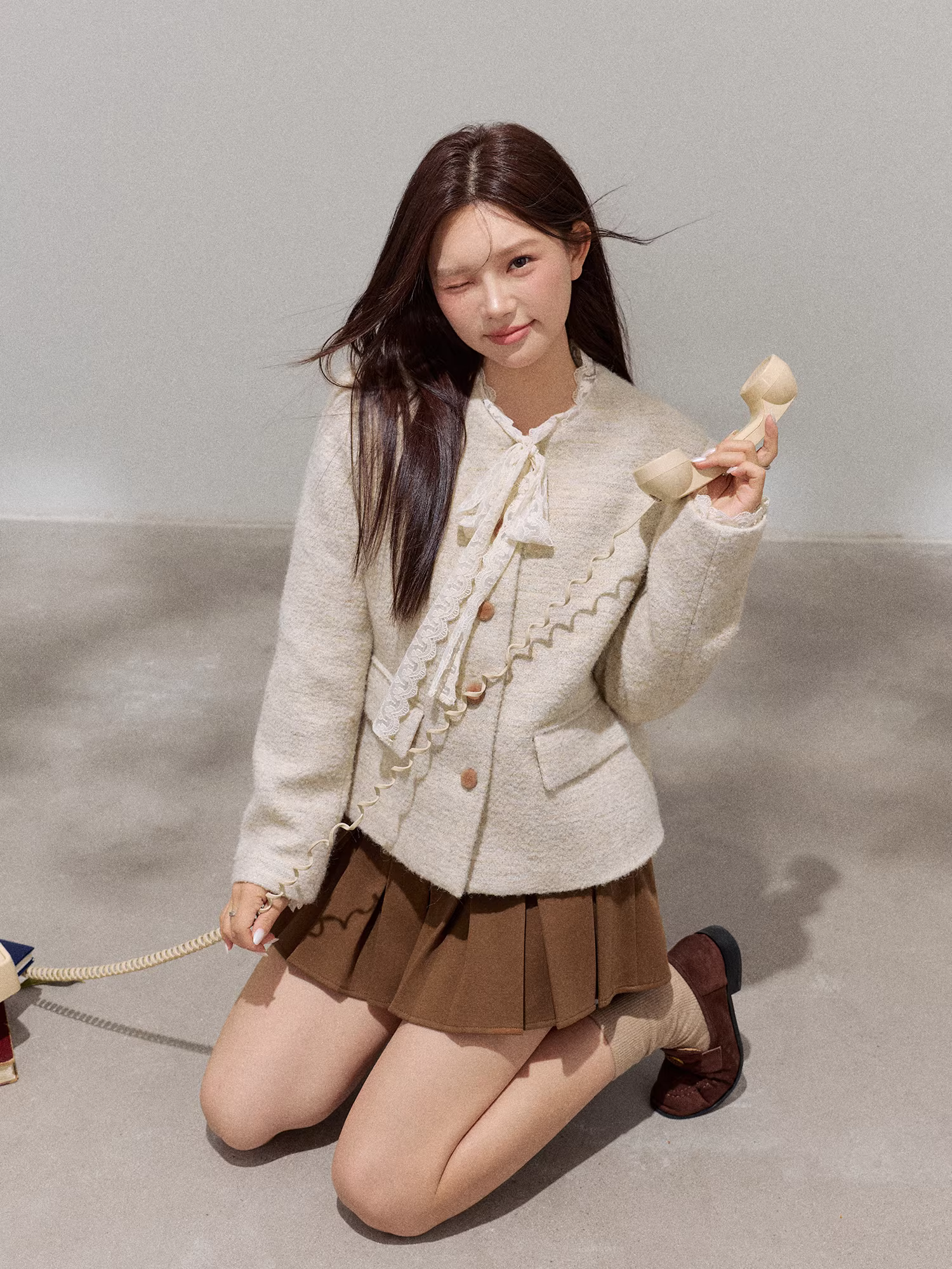 Bộ quần áo len dáng dài thanh lịch, màu cà phê, dành cho phụ nữ mũm mĩm, mùa thu đông, giúp thon gọn vóc dáng.