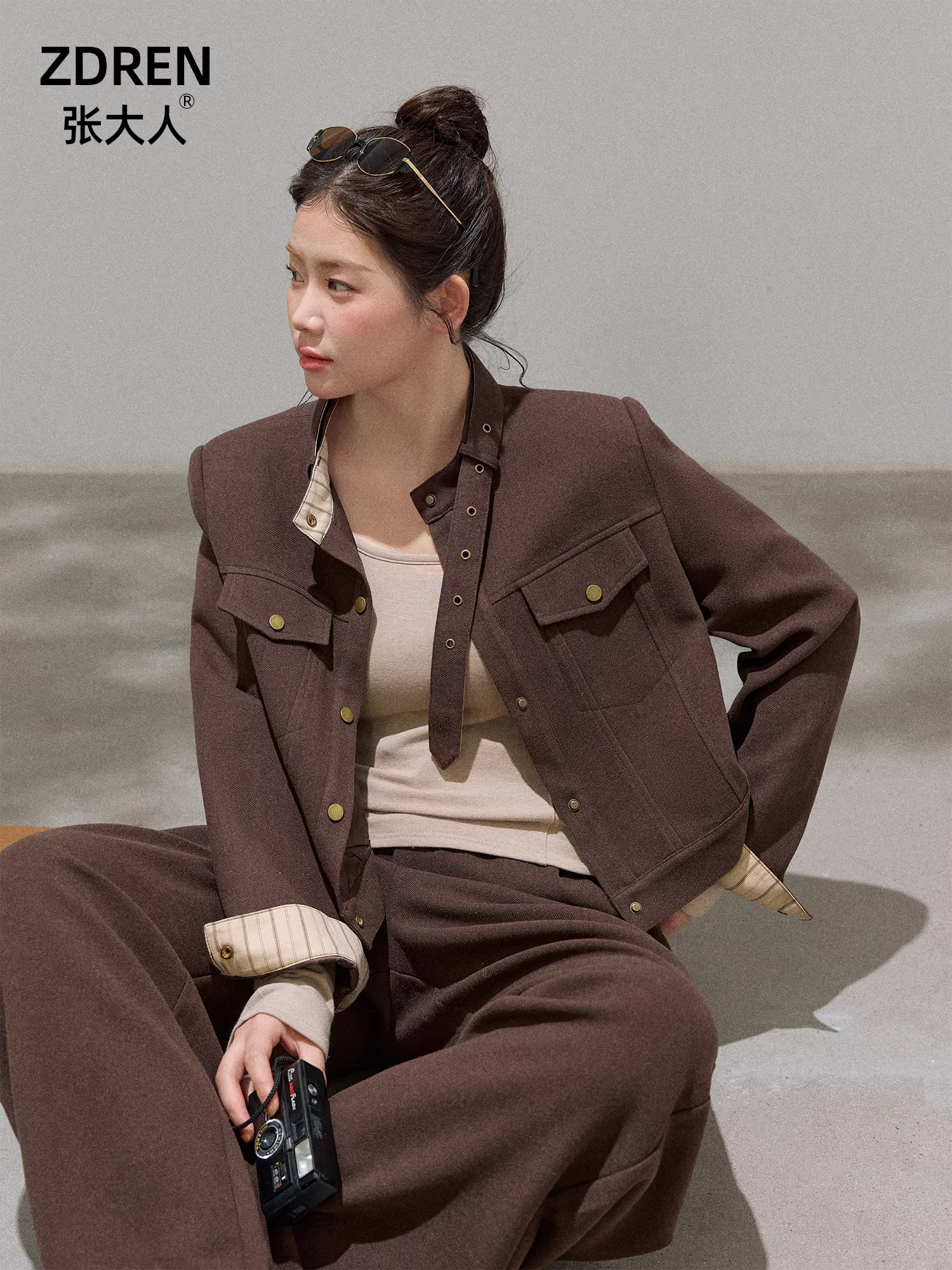 Bộ quần áo nữ cỡ lớn dành cho người lớn, trang phục tôn dáng cho phụ nữ hơi mũm mĩm, nhẹ nhàng và thanh lịch, áo khoác phong cách cổ điển, quần ống rộng.