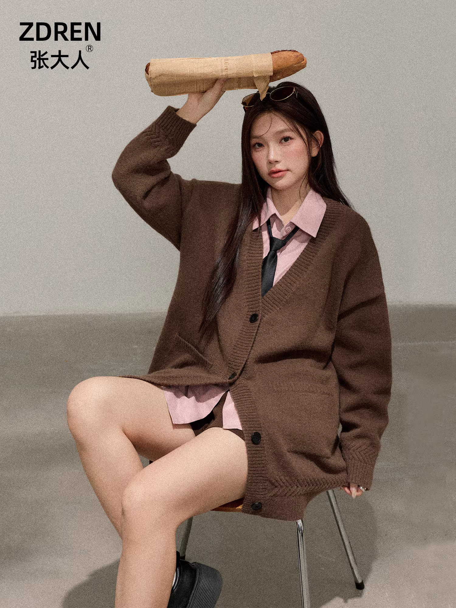 Quần áo nữ cỡ lớn dành cho người lớn, bộ trang phục giảm béo cho các cô gái mũm mĩm, áo cardigan dệt kim phong cách preppy, quần short chữ A cạp cao