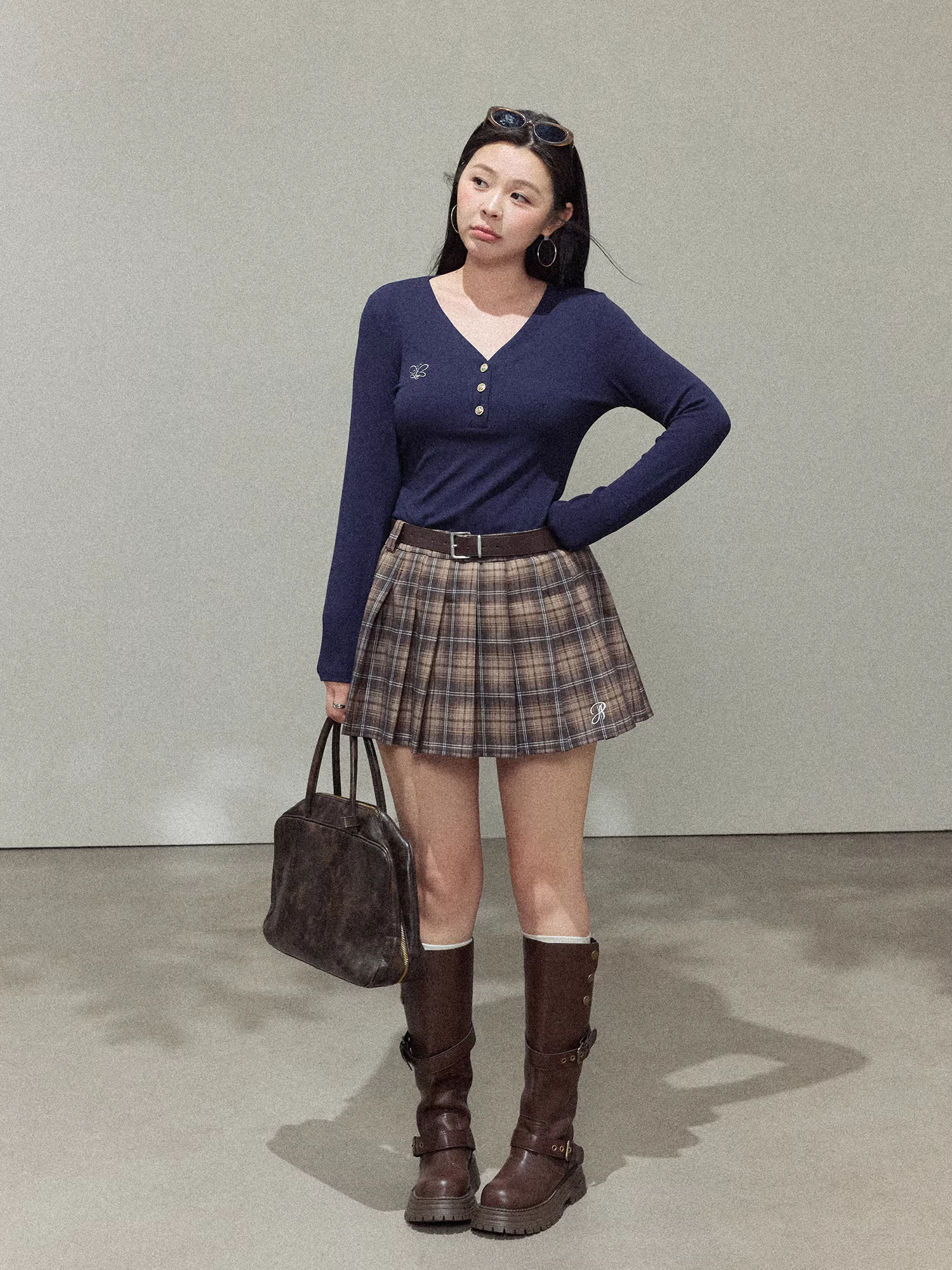 Quần áo nữ cỡ lớn dành cho các cô nàng mũm mĩm, trang phục tôn dáng, bộ váy và blazer kẻ ca rô cổ điển.