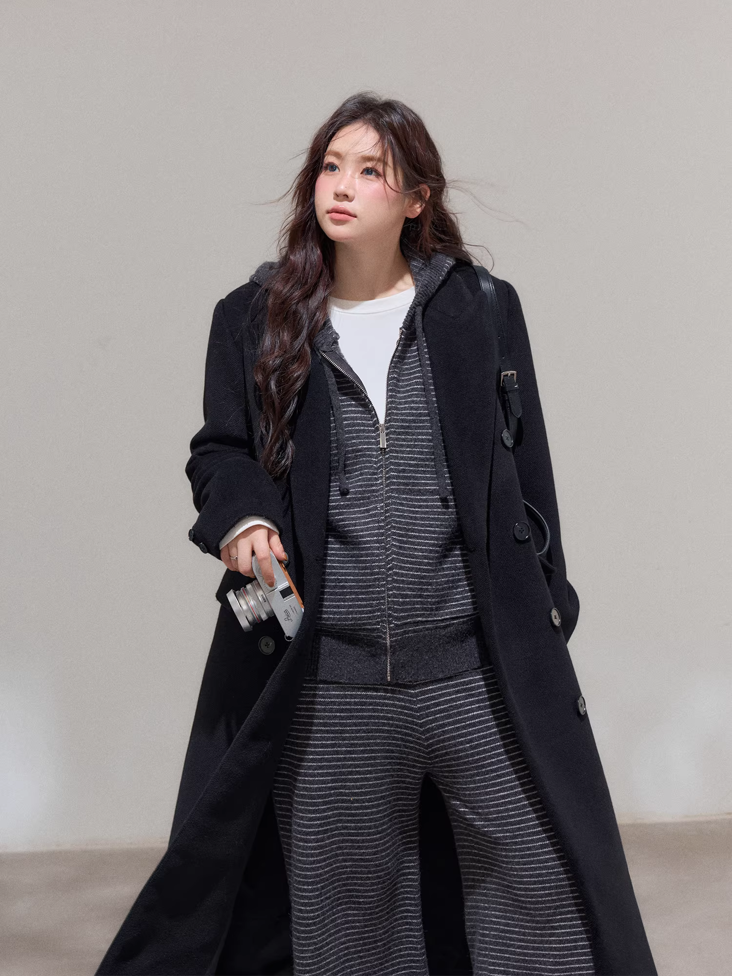 Bộ áo nỉ và quần thể thao có mũ trùm đầu kiểu Hàn Quốc dành cho nữ cỡ lớn mùa thu đông kiểu Hàn Quốc