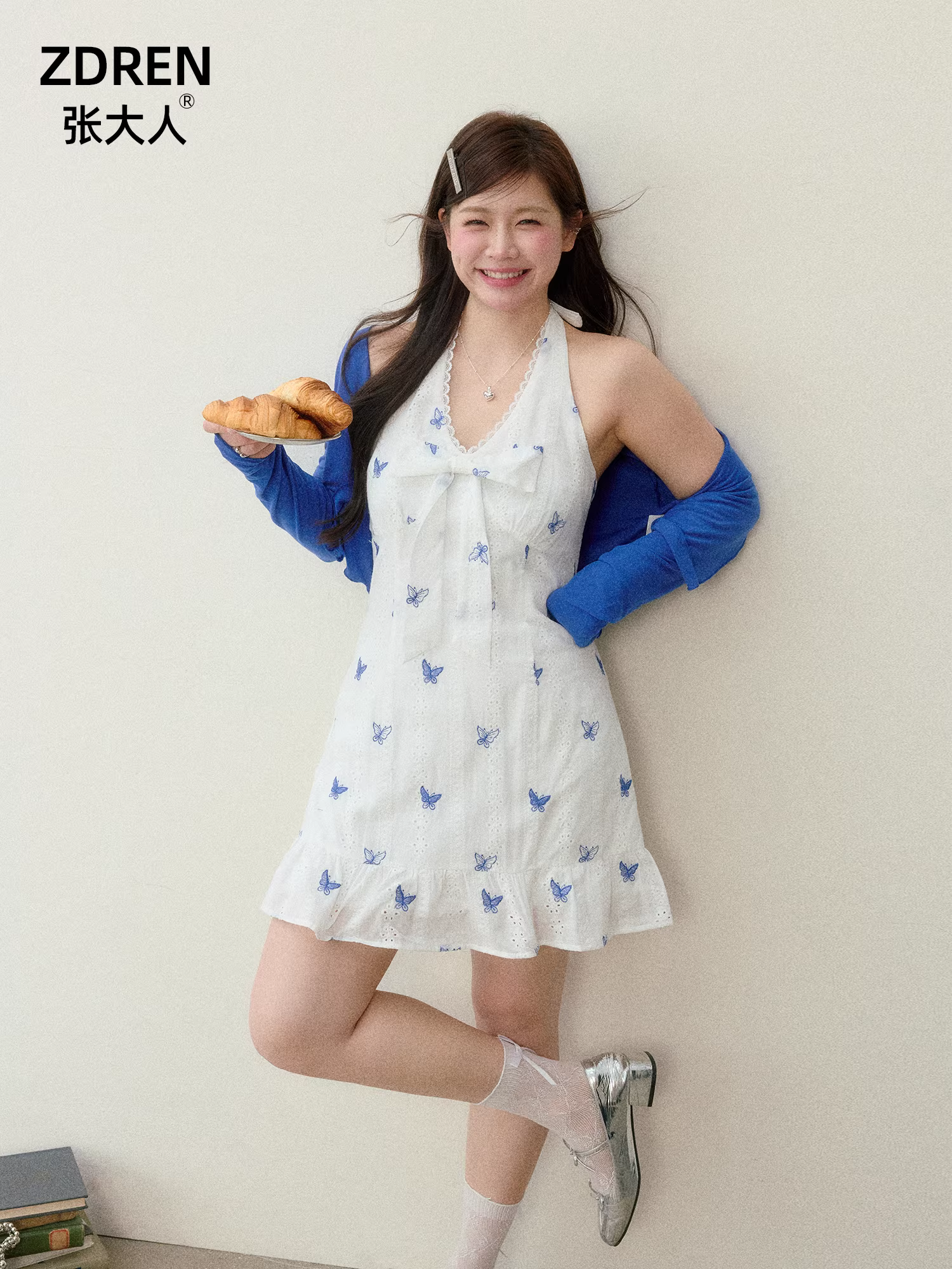 Quần áo nữ cỡ lớn dành cho người lớn, váy cổ halter tôn dáng cho các cô nàng mũm mĩm, phong cách nhẹ nhàng và trưởng thành, váy hoa độc đáo dành cho giờ nghỉ trà.