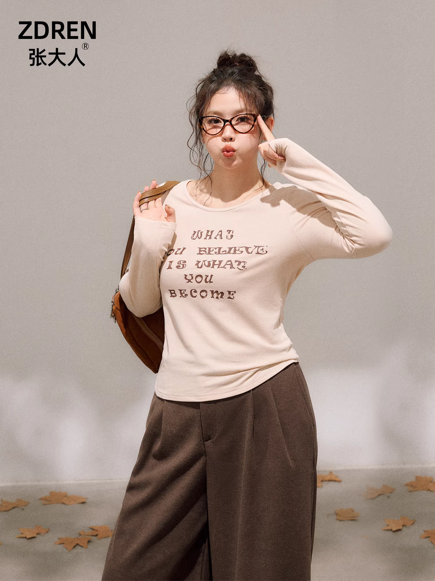 Quần áo nữ cỡ lớn dành cho người lớn, kiểu dáng Hàn Quốc, ôm dáng mùa đông, thân thiện với làn da, áo thun in chữ đa năng.