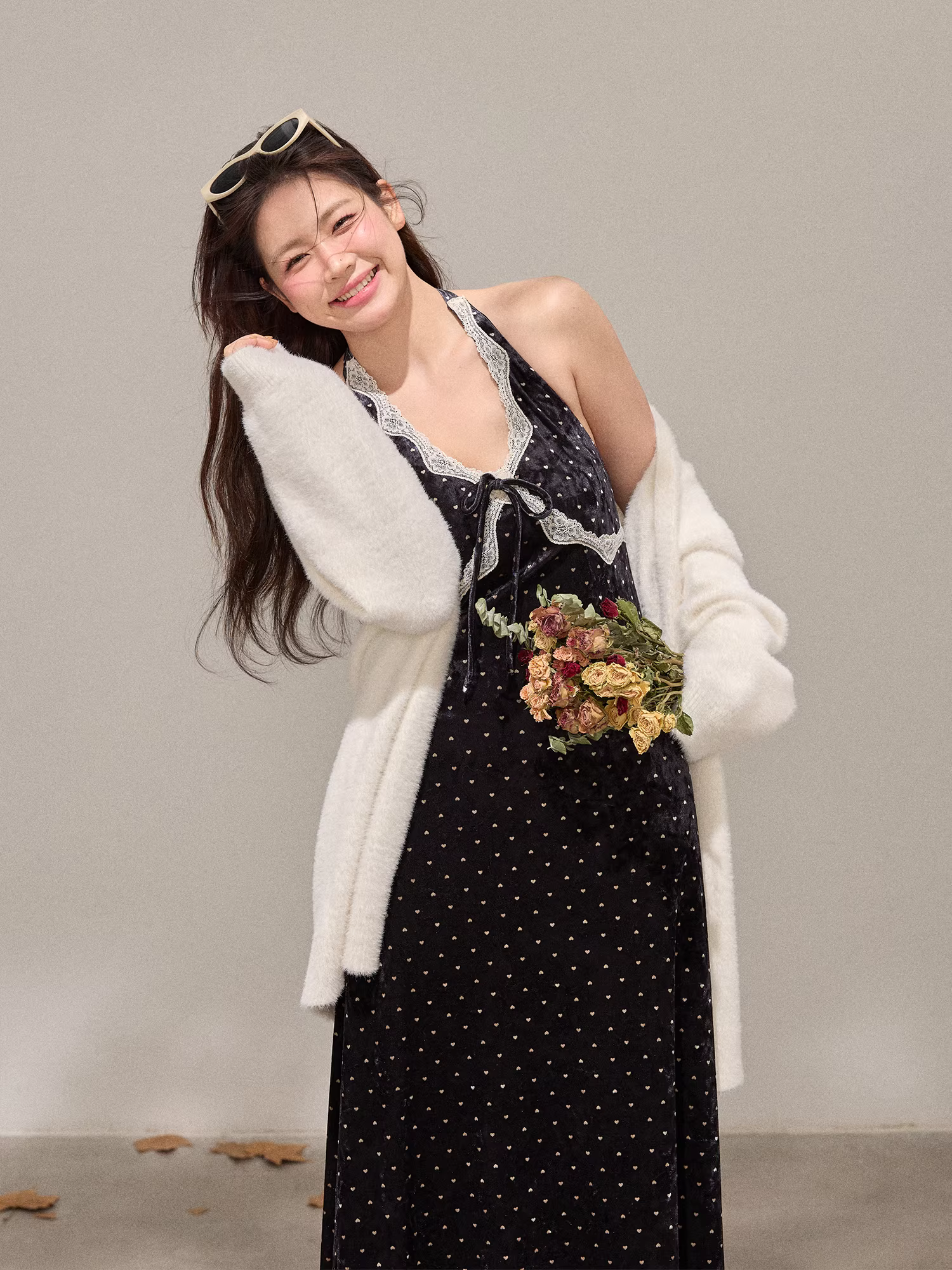 Bộ áo khoác len và đầm liền thân chấm bi ren Pháp dáng ôm mùa đông dành cho phụ nữ cỡ lớn