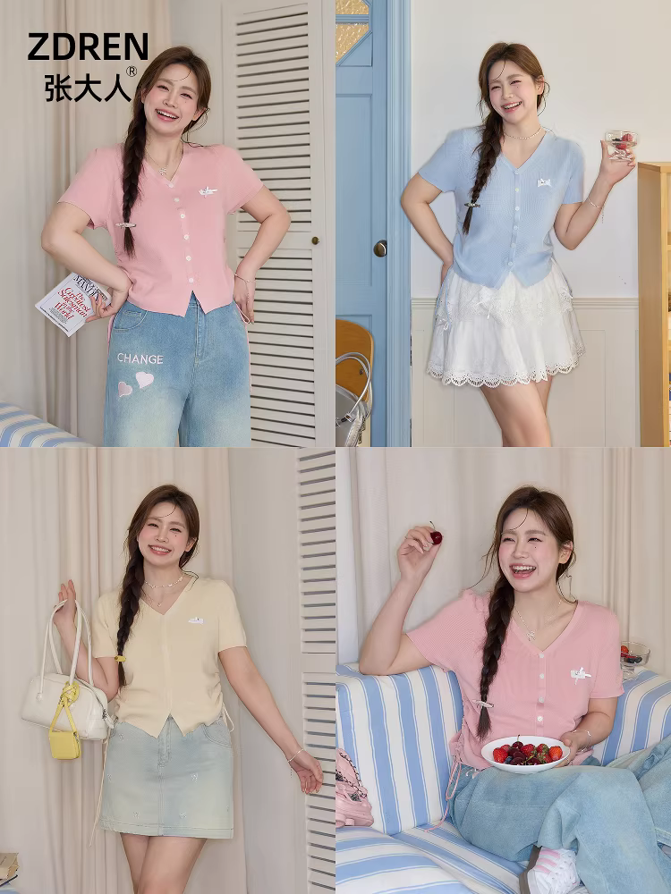 Zhang Daren 2025 Quần áo nữ cỡ lớn mùa hè dành cho phụ nữ mũm mĩm Áo thun ngắn tay giảm béo Dopamine Áo dệt kim cổ chữ V tươi mới