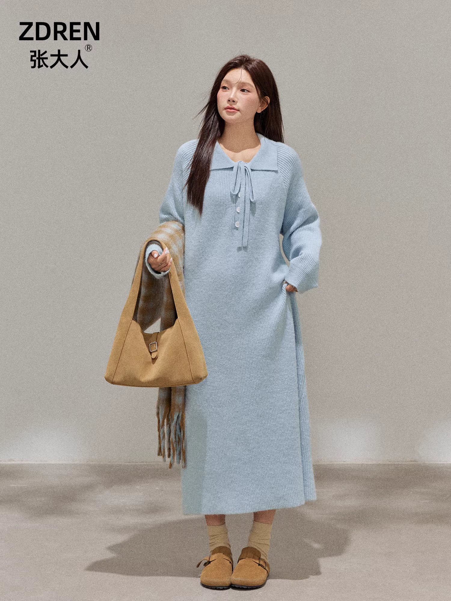 Quần áo nữ cỡ lớn dành cho người lớn, phụ nữ hơi mũm mĩm, phong cách mùa đông mới, váy áo len cổ polo thon gọn, màu xanh nước biển, váy phong cách lười biếng.