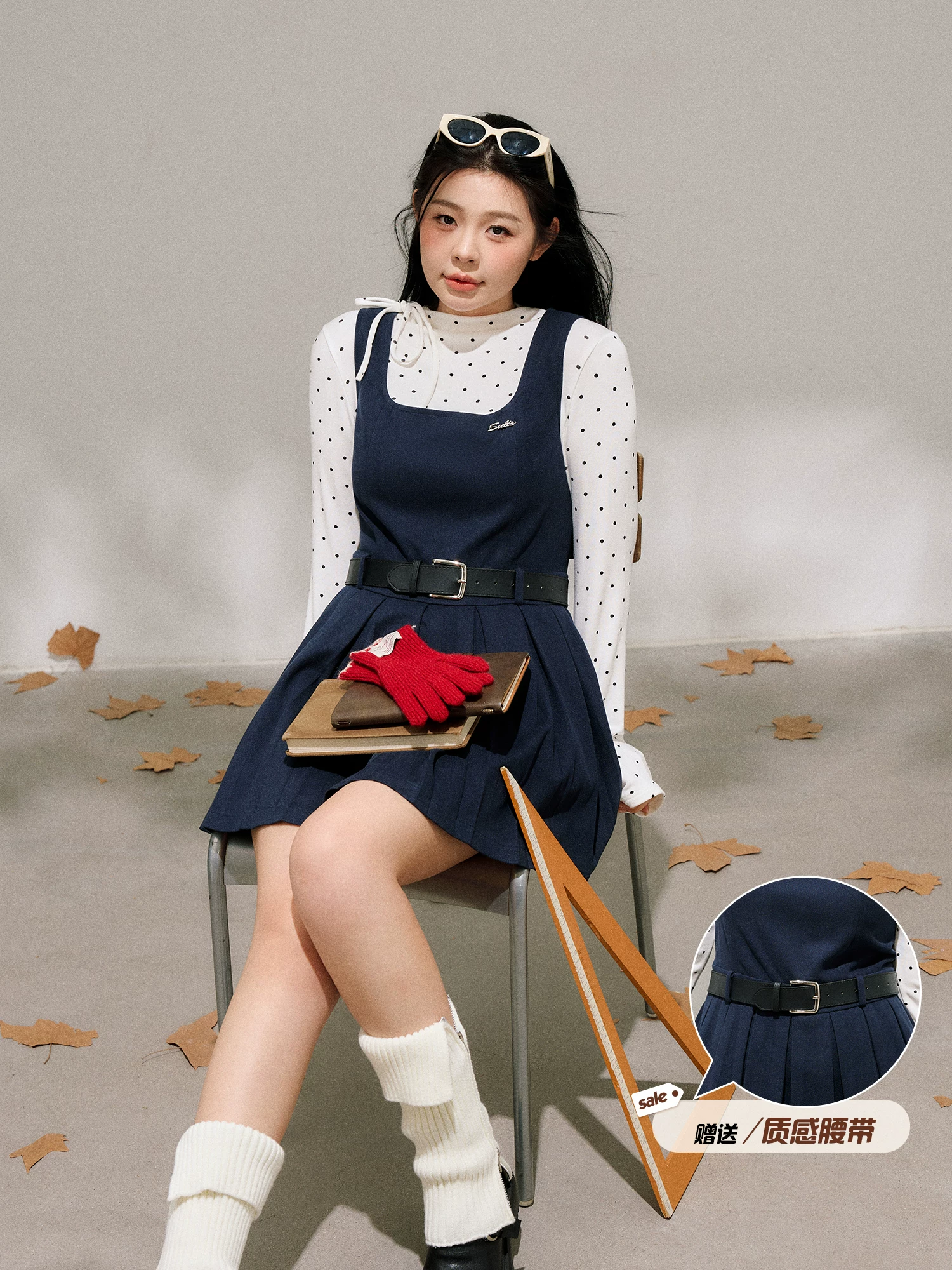 Bộ trang phục nữ cỡ lớn dành cho người lớn, phong cách Hàn Quốc, mùa đông, kiểu dáng thon gọn, chân váy xếp ly có dây đeo, kèm áo sơ mi chấm bi.