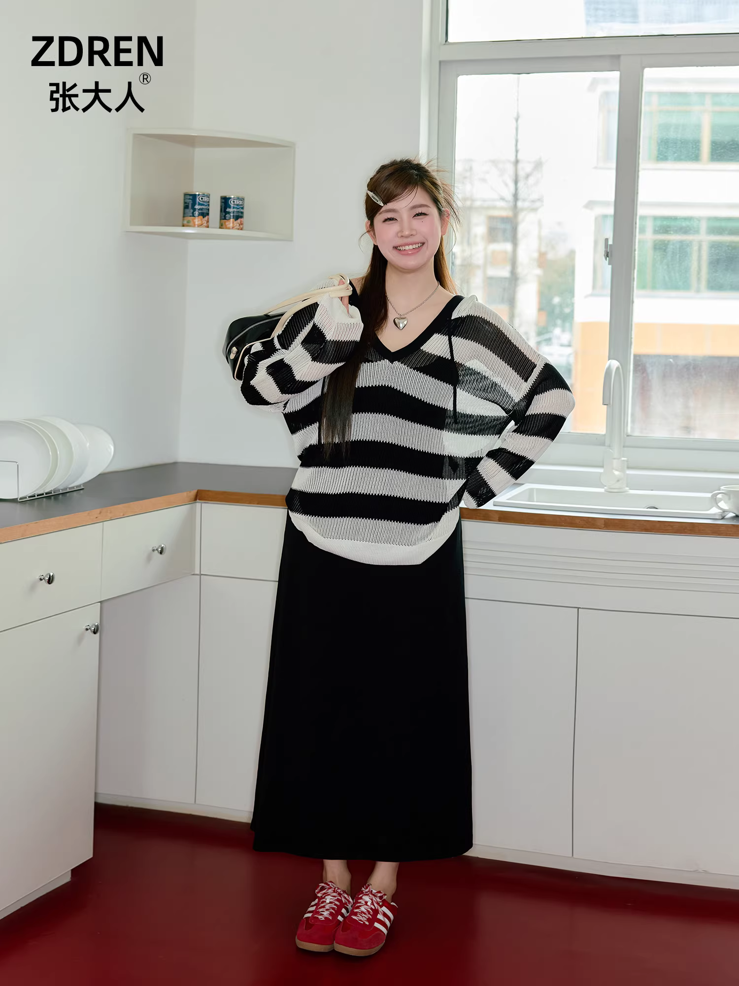 Trang phục mùa thu của Zhang Daren: quần áo nữ cỡ lớn, váy yếm thon gọn cho phụ nữ hơi mũm mĩm, áo sơ mi sọc kiểu dáng lười biếng.