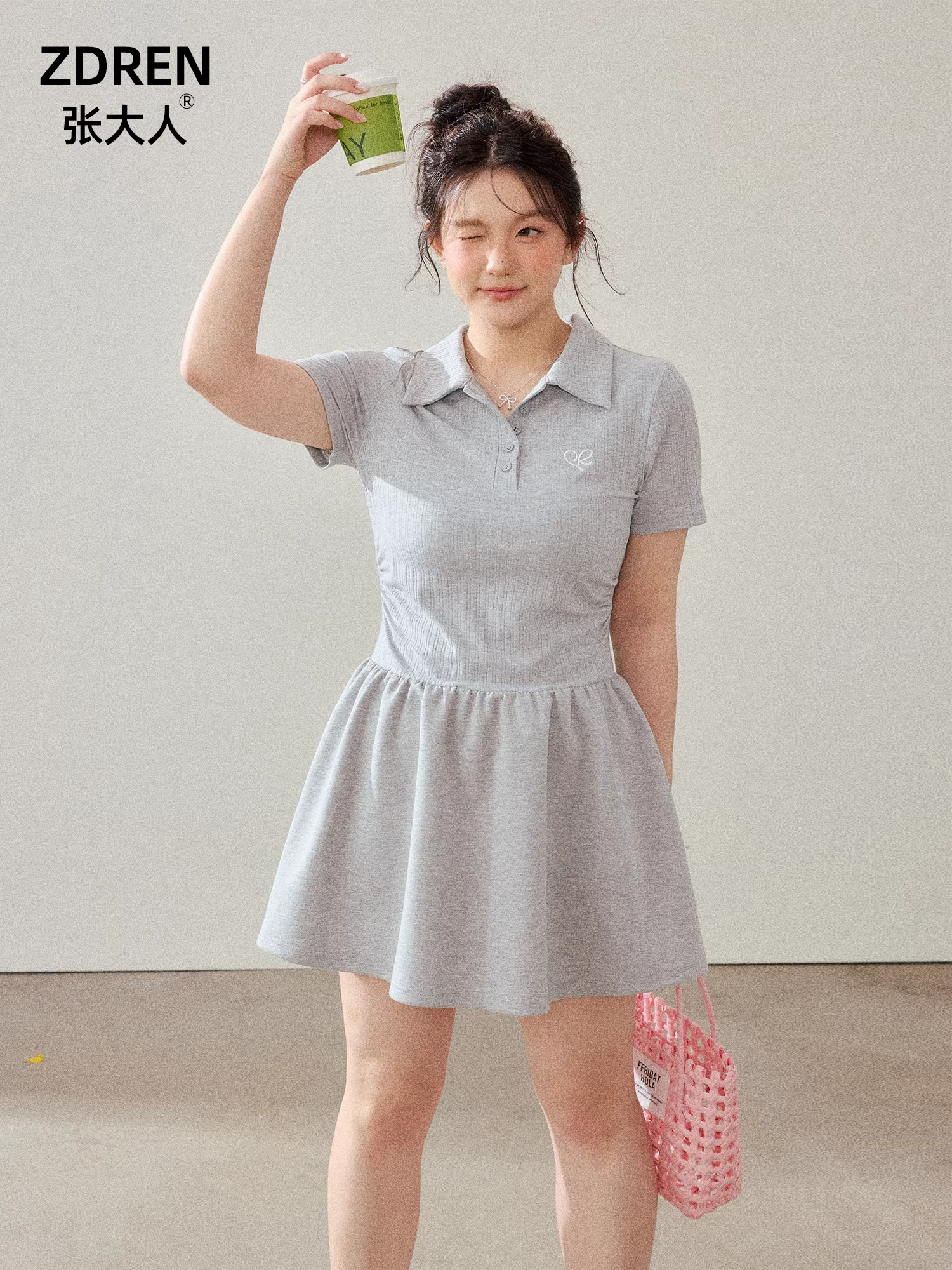 Quần áo nữ cỡ lớn dành cho người lớn, đầm polo cổ tròn màu xám kiểu dáng suông, tôn dáng, giảm tuổi tác, thích hợp cho các cô gái mũm mĩm.