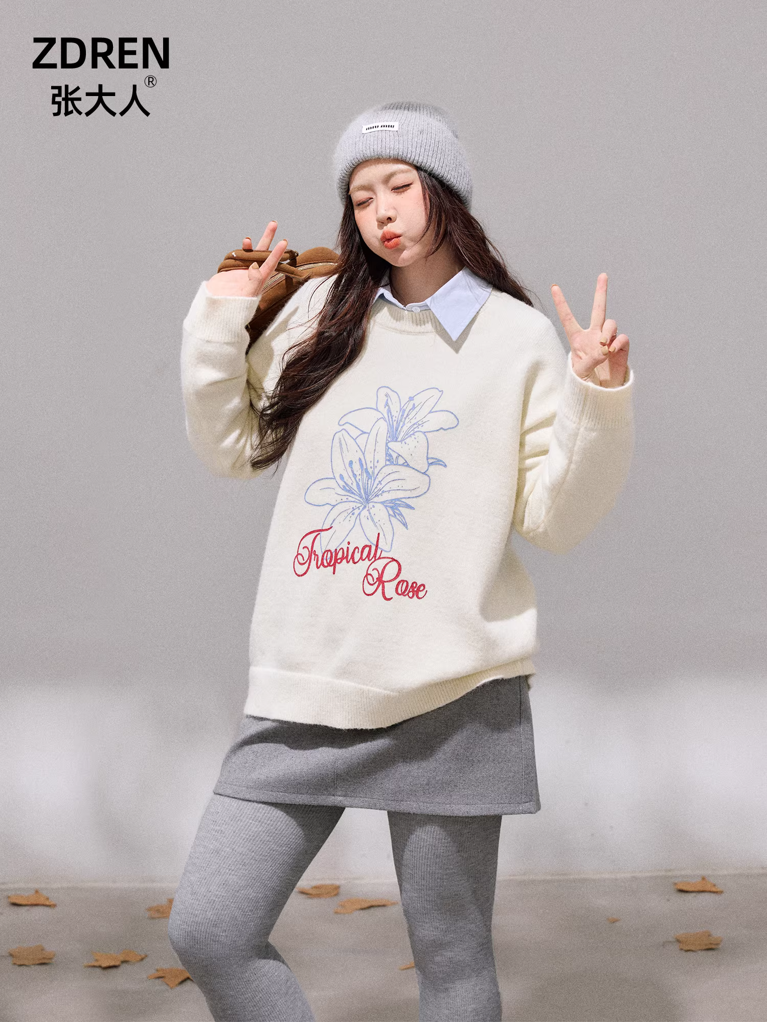 Quần áo nữ cỡ lớn dành cho người lớn, phong cách Hàn Quốc, áo len trắng ngọt ngào và giảm béo mùa đông, cùng bộ váy màu xám.