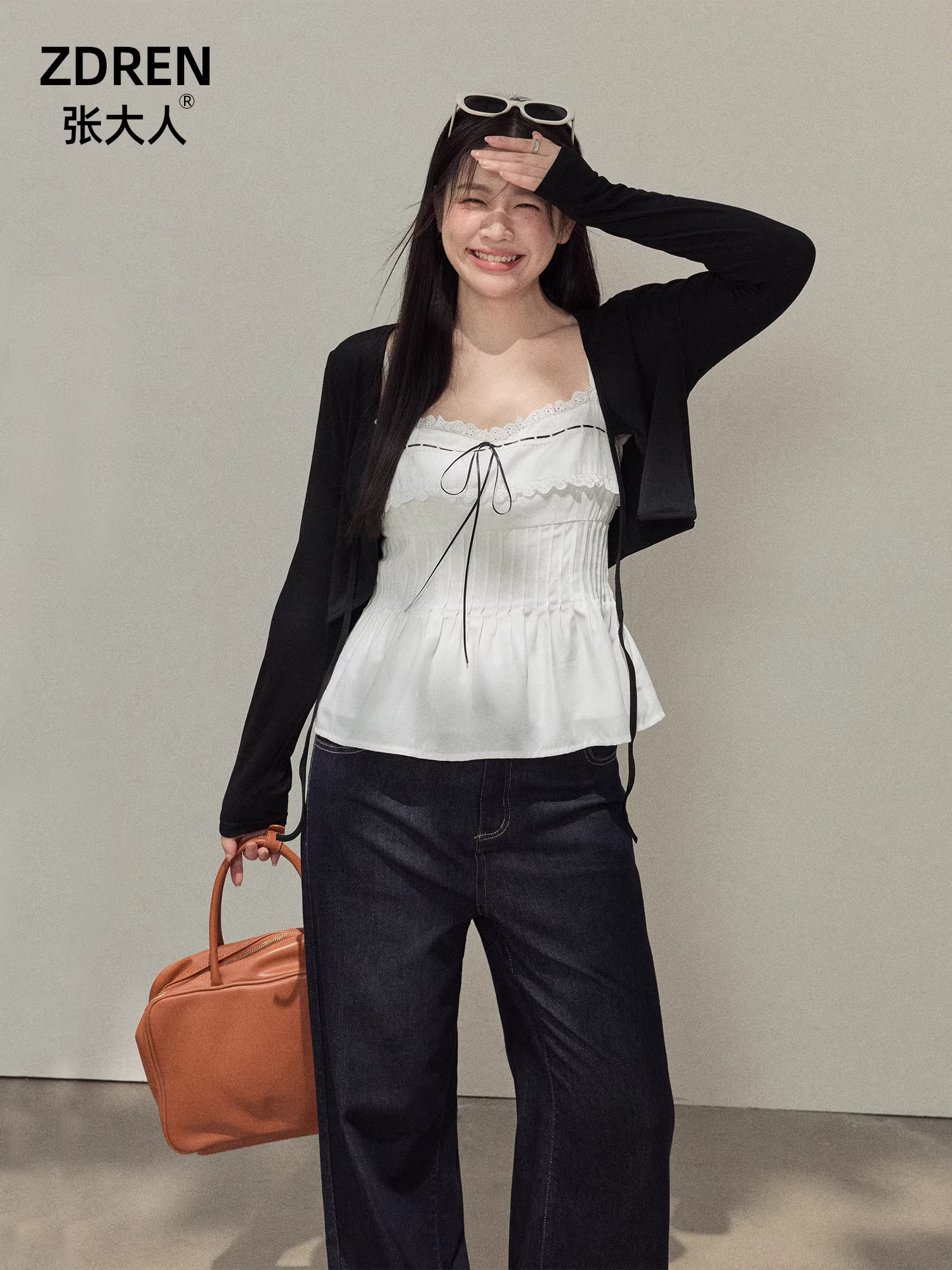 Quần áo nữ cỡ lớn dành cho người lớn, trang phục tôn dáng cho các cô gái mũm mĩm, thiết kế thời trang, áo kiểu thanh lịch và quần jean cạp cao.