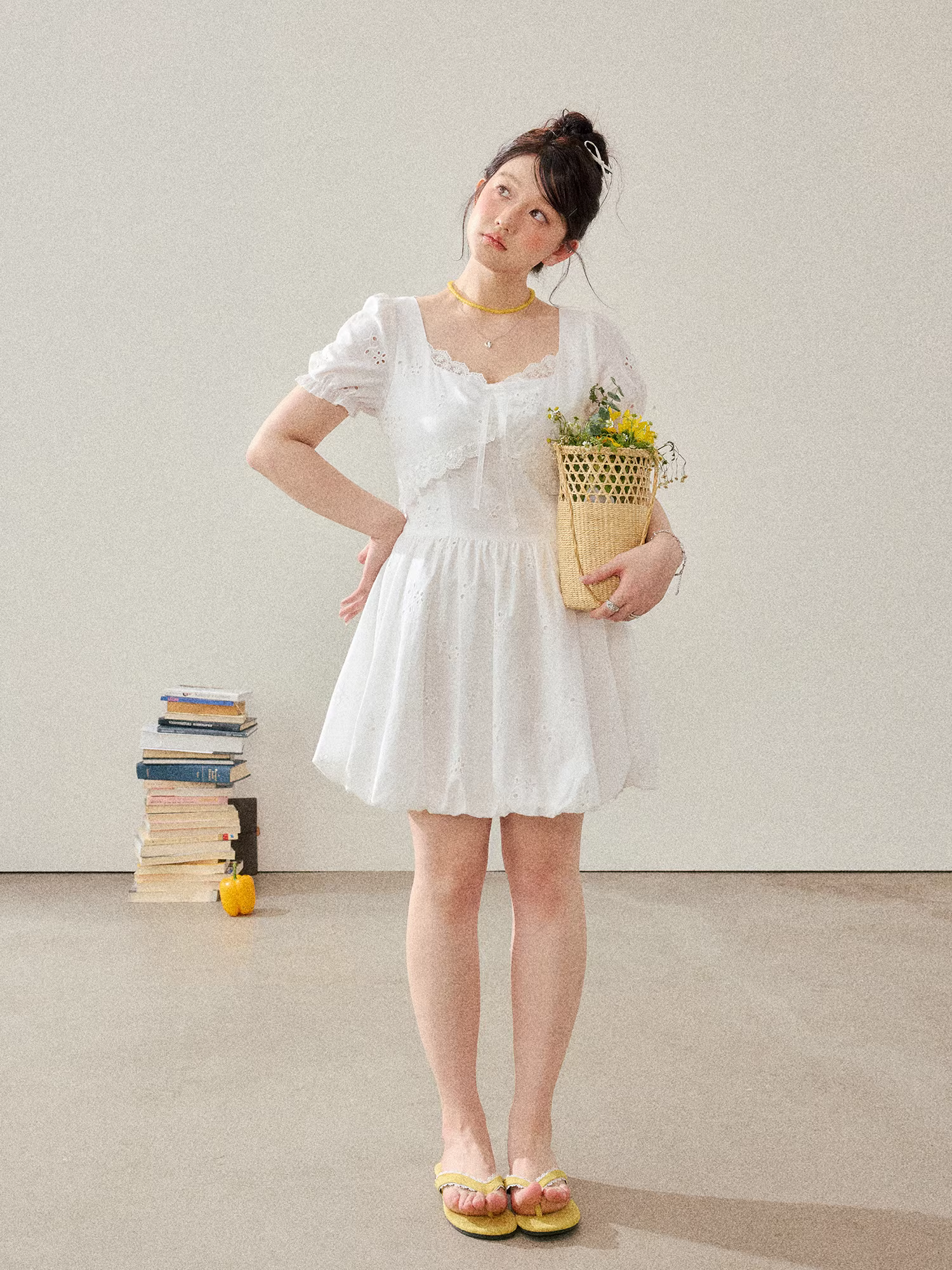 Quần áo nữ cỡ lớn dành cho người lớn, đầm ôm dáng cao eo mùa hè có viền ren, đầm trắng họa tiết jacquard镂空.