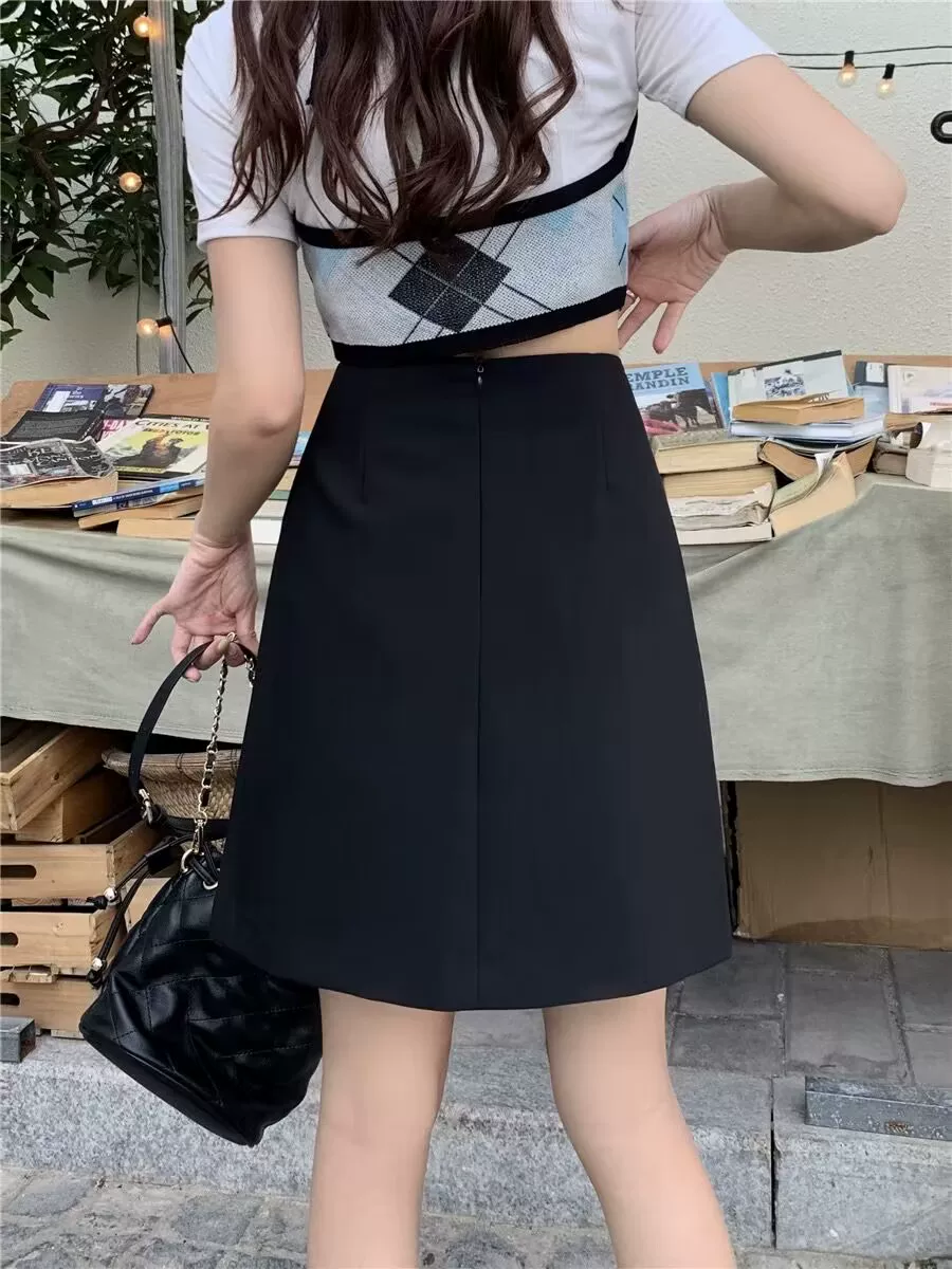 Váy dáng bất quy tắc cỡ lớn với thiết kế eo cao, váy chữ A độc đáo, váy xếp ly tôn dáng cho nữ, váy dài trung bình.