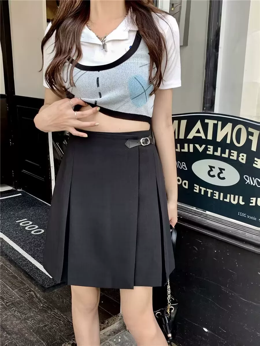 Váy dáng bất quy tắc cỡ lớn với thiết kế eo cao, váy chữ A độc đáo, váy xếp ly tôn dáng cho nữ, váy dài trung bình.