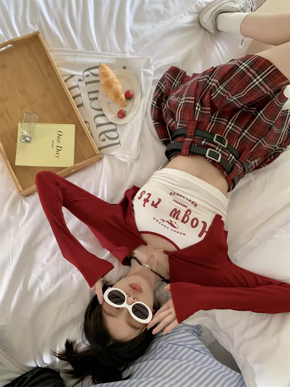 Váy xếp ly kẻ sọc đỏ cổ điển kiểu Mỹ Váy nữ phong cách preppy váy chữ A giảm béo chống lộ váy ngắn JK