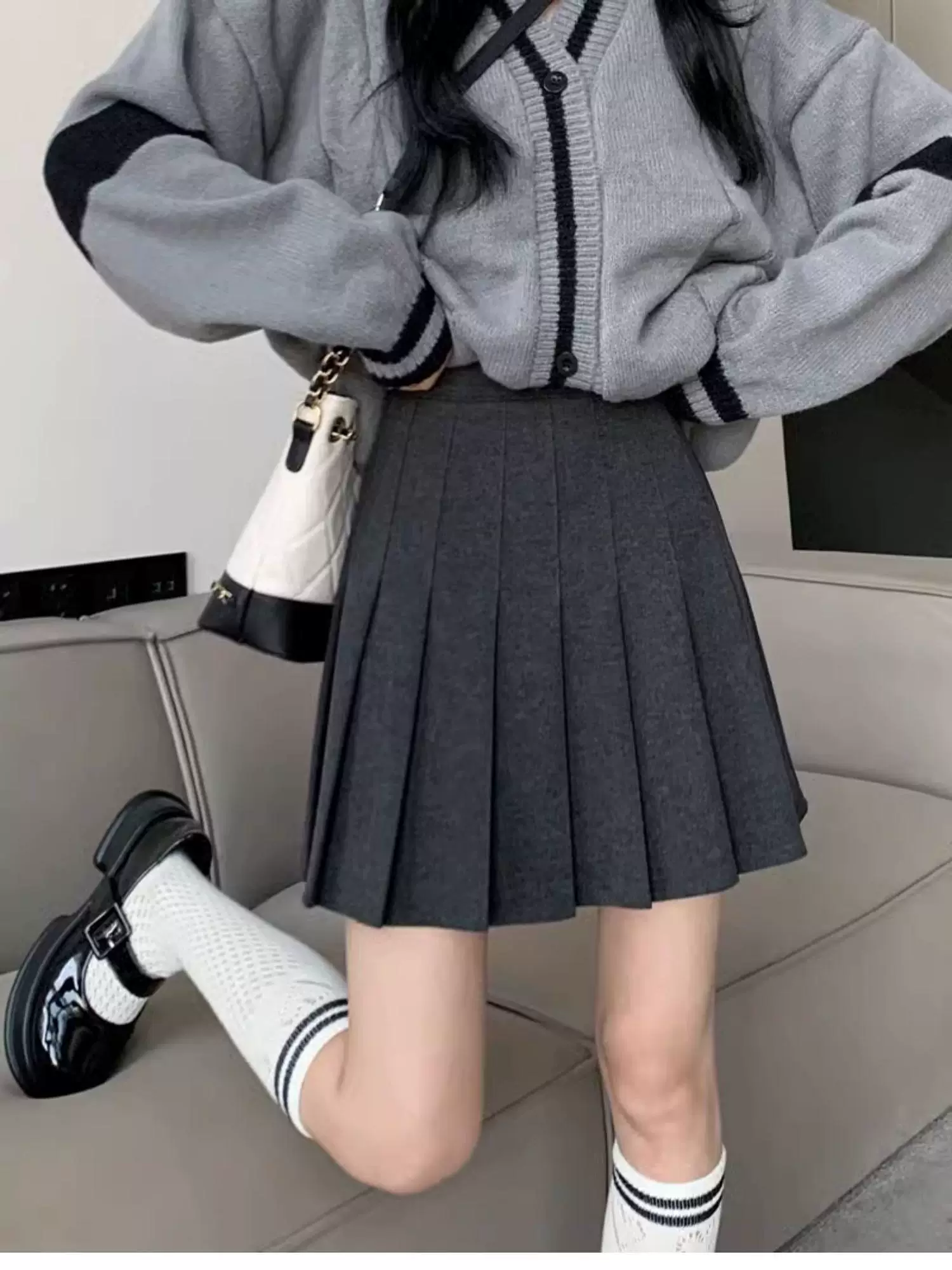 Váy len xếp ly màu xám dành cho nữ, mùa thu đông, dáng nhỏ nhắn, lưng cao, váy chữ A thon gọn, phong cách preppy, váy nửa thân chống lộ