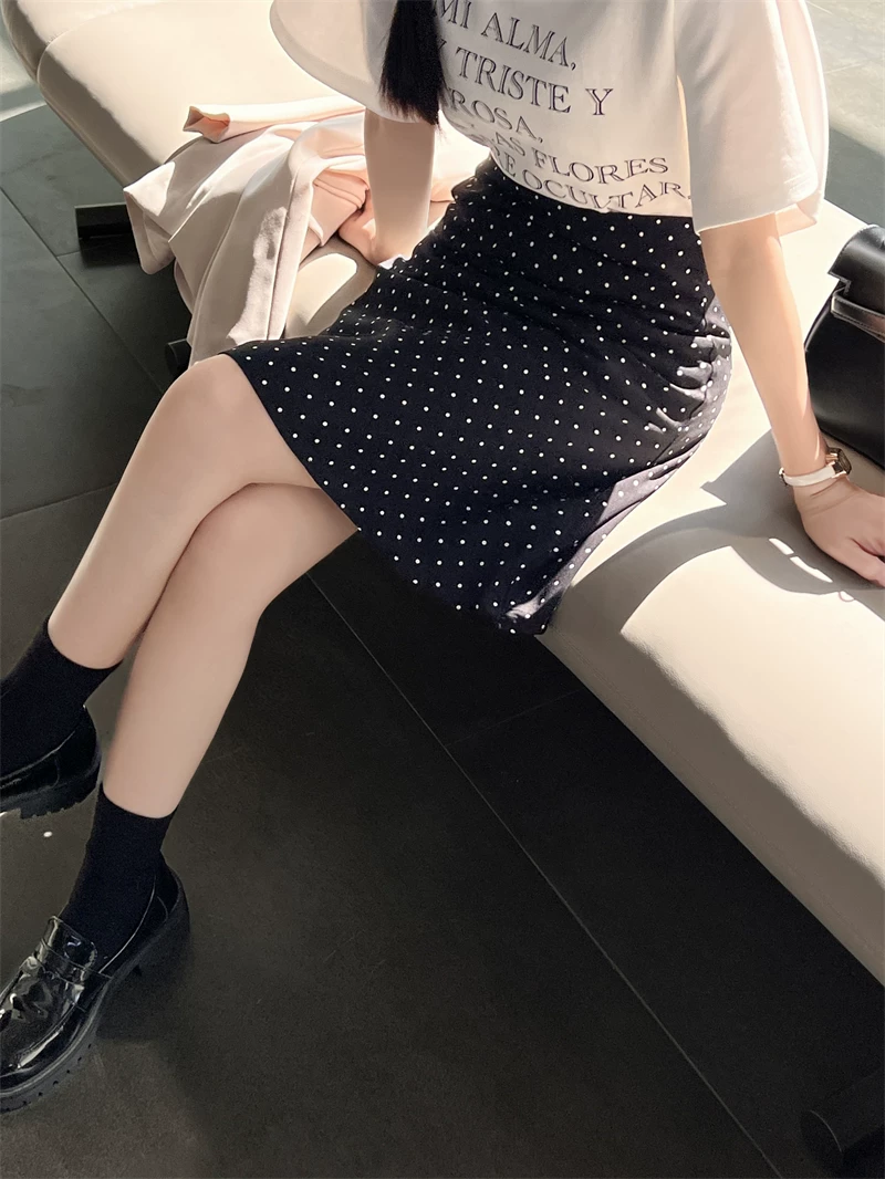 Váy chấm bi đen cổ điển dành cho nữ, váy dù che hông cỡ lớn mùa hè, váy chữ A ngắn, váy midi ôm sát dáng nhỏ nhắn.