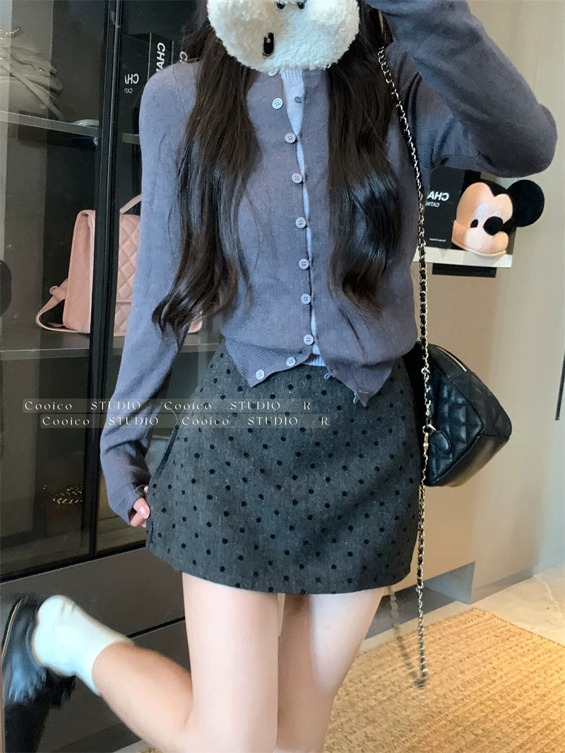 Váy len chấm bi màu xám dành cho nữ mùa đông, váy chữ A ôm hông eo cao, dáng nhỏ nhắn, có chân váy ngắn chống lộ