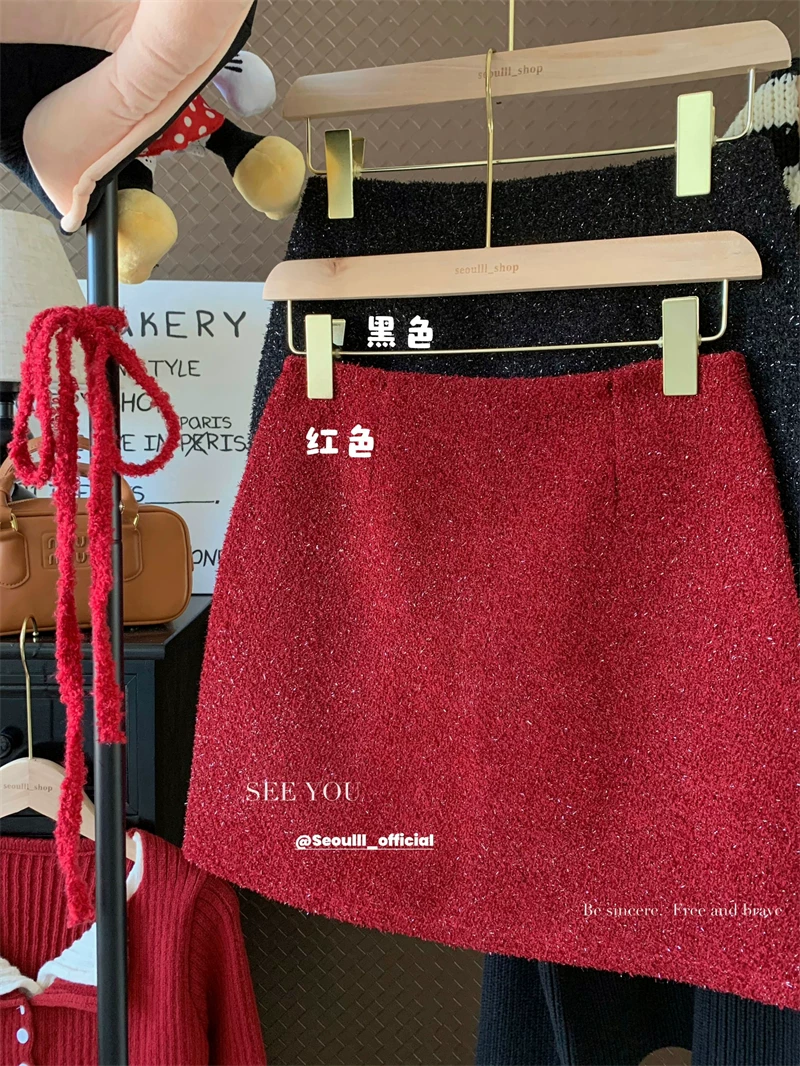 Váy chữ A bằng len dày bóng kiểu Chanel cỡ lớn dành cho mùa thu đông, váy bút chì ngắn màu đỏ dành cho phụ nữ nhỏ nhắn, hoàn hảo cho dịp Tết.