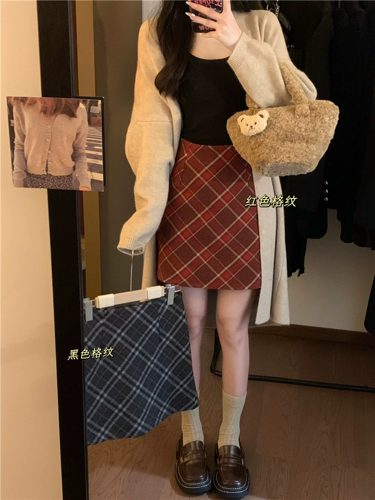 Váy ngắn kẻ sọc đỏ len cổ điển kiểu Mỹ dành cho nữ trong mùa thu đông, váy chữ A cạp cao ôm hông cỡ lớn, váy kẻ sọc