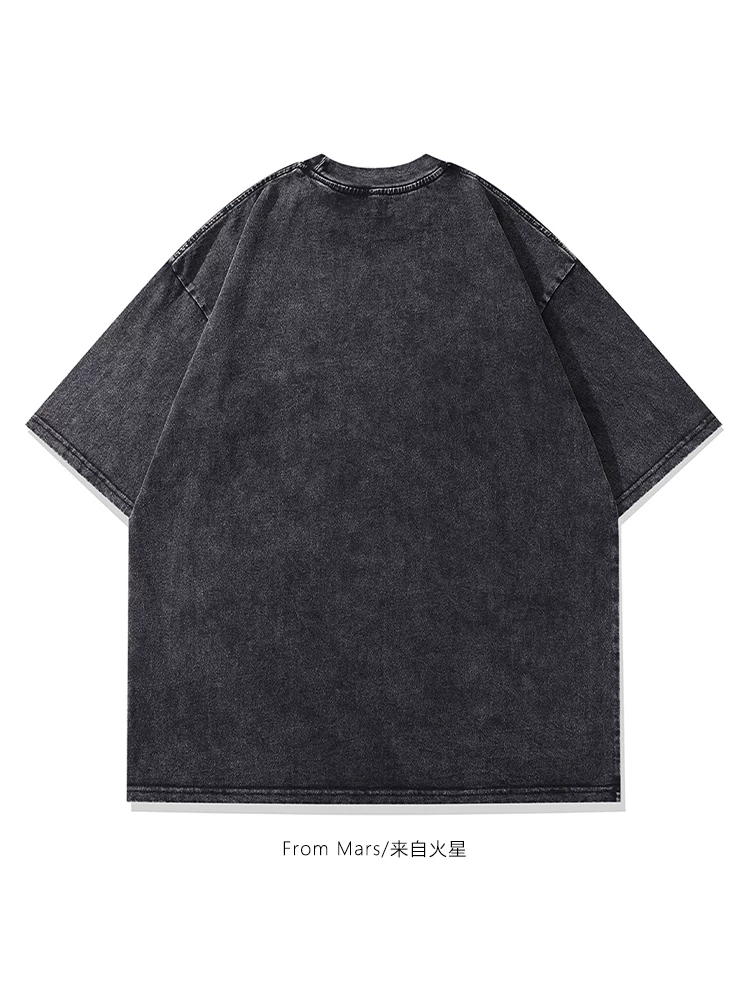 Từ sao Hỏa, tỏa sáng với vẻ trẻ trung, áo thun ngắn tay kiểu retro, dáng rộng và thoải mái, đa năng cho các cặp đôi trong mùa hè.