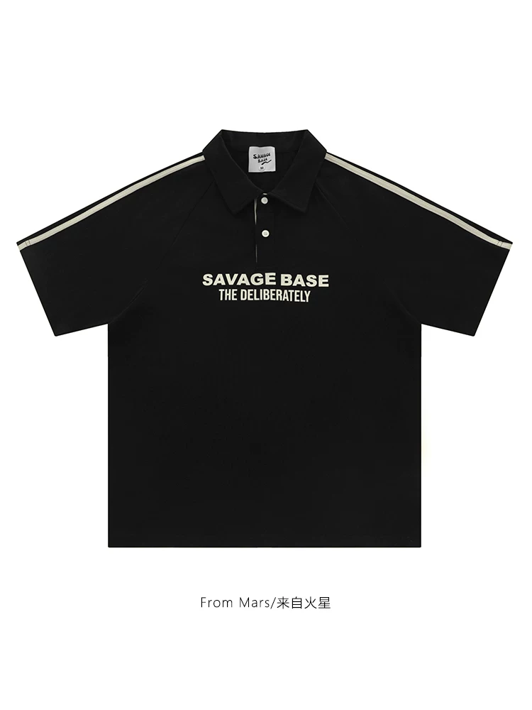 Từ sao Hỏa, không thay đổi ý nghĩa ban đầu của nó, áo polo ngắn tay in chữ cổ điển kiểu Mỹ, kiểu dáng rộng rãi và hợp thời trang.