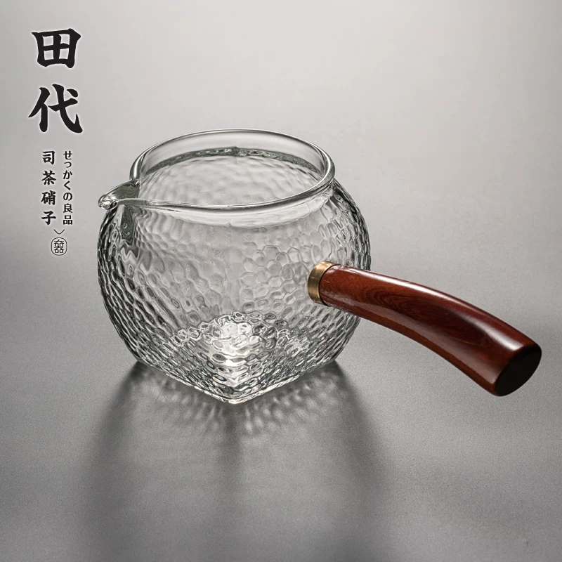 Cốc thủy tinh có tay cầm bên hông được làm thủ công, bình chia sẻ trà dày dặn, bộ trà kung fu chịu nhiệt, lễ trà đạo, tay cầm bằng gỗ hồng sắc.